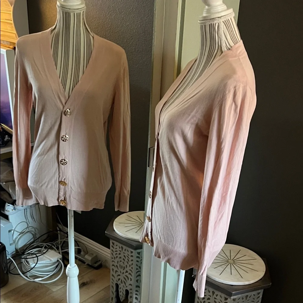 🛑 1 hour sale. Tory Burch, Large, Rose Light Pink Cardigan w: gold T buttons - Picture 5 of 8